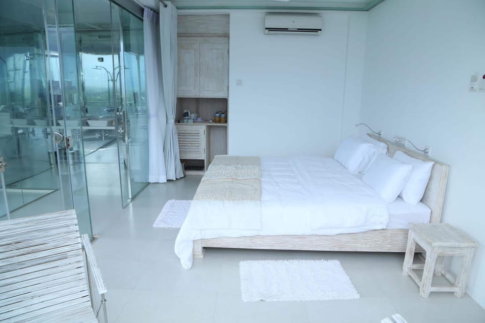 Grand Deluxe Double Room with Mountain View | 1 bedroom, premium bedding, minibar, in-room safe