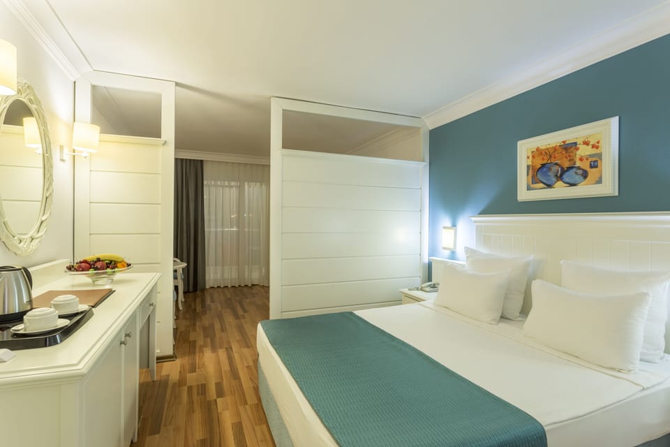 Family Room | Free minibar, soundproofing, free WiFi