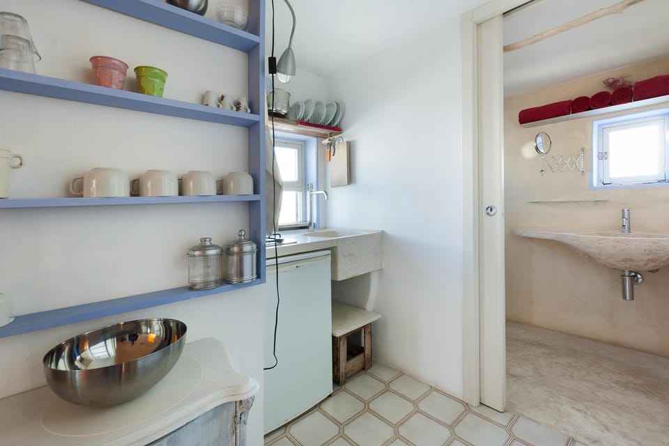 Comfort Loft, 1 Bedroom | Private kitchen | Fridge, oven, stovetop, cookware/dishes/utensils