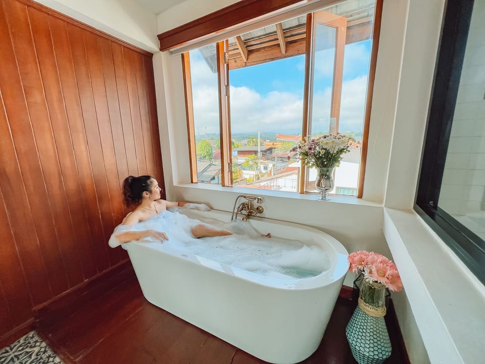 Grand Room, Balcony (Suite) | Minibar, in-room safe, desk, blackout drapes