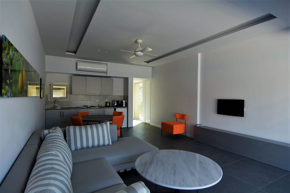 1 bedroom, in-room safe, iron/ironing board, free WiFi