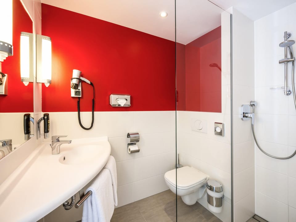 Double Room (New Sleep Easy Concept) | Laptop workspace, blackout drapes, soundproofing, free WiFi