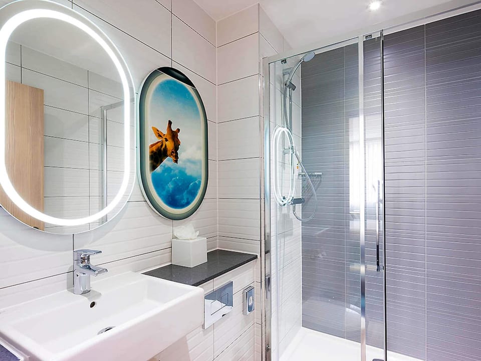 Individually decorated, iron/ironing board, free WiFi, bed sheets