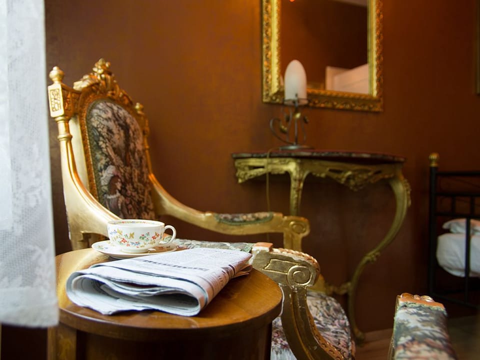 Superior Single Room, 1 Queen Bed | Premium bedding, iron/ironing board (on request), WiFi (free)