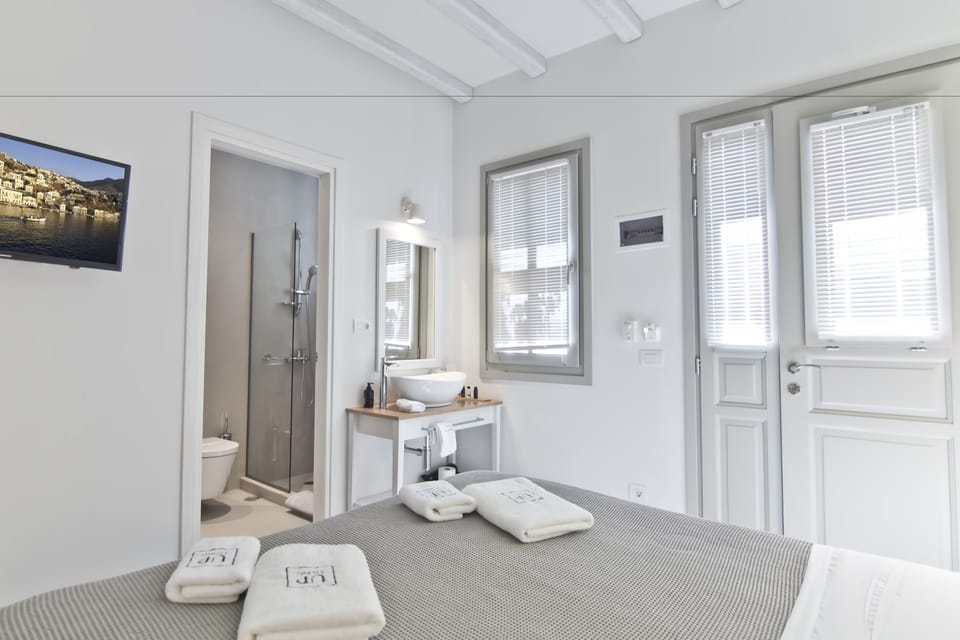 Standard Double Room | Premium bedding, minibar, in-room safe, soundproofing