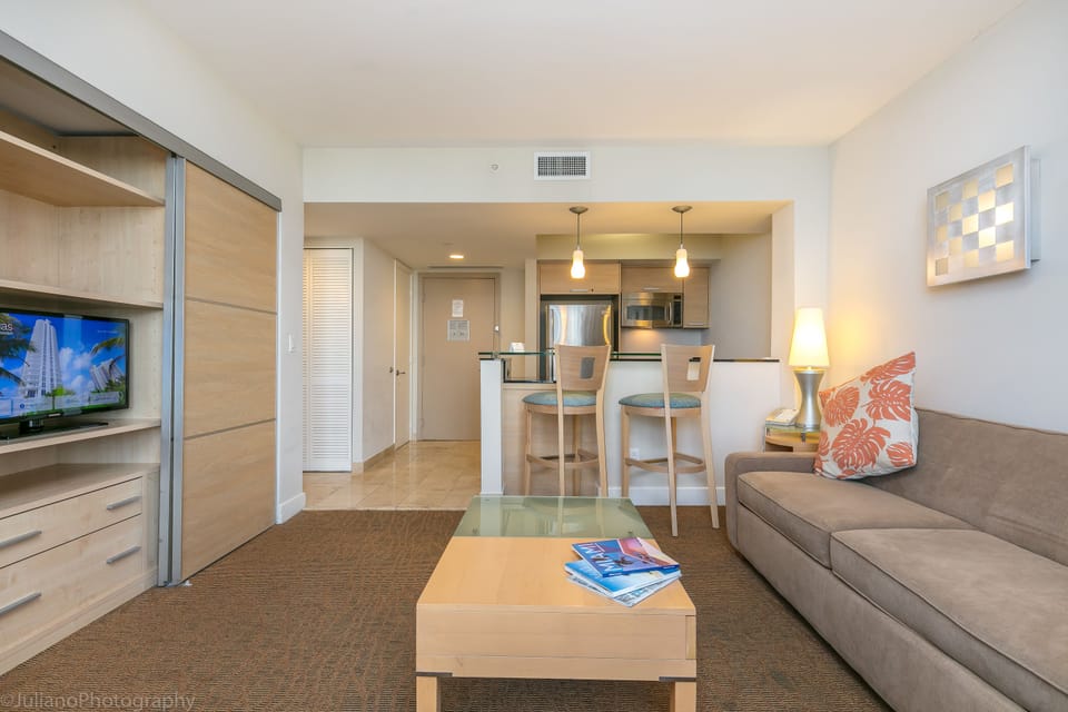 Luxury Suite, 1 Bedroom, Kitchen, Ocean View | Egyptian cotton sheets, premium bedding, in-room safe, soundproofing