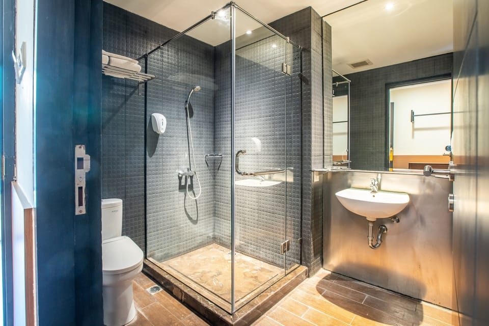 Bathroom shower