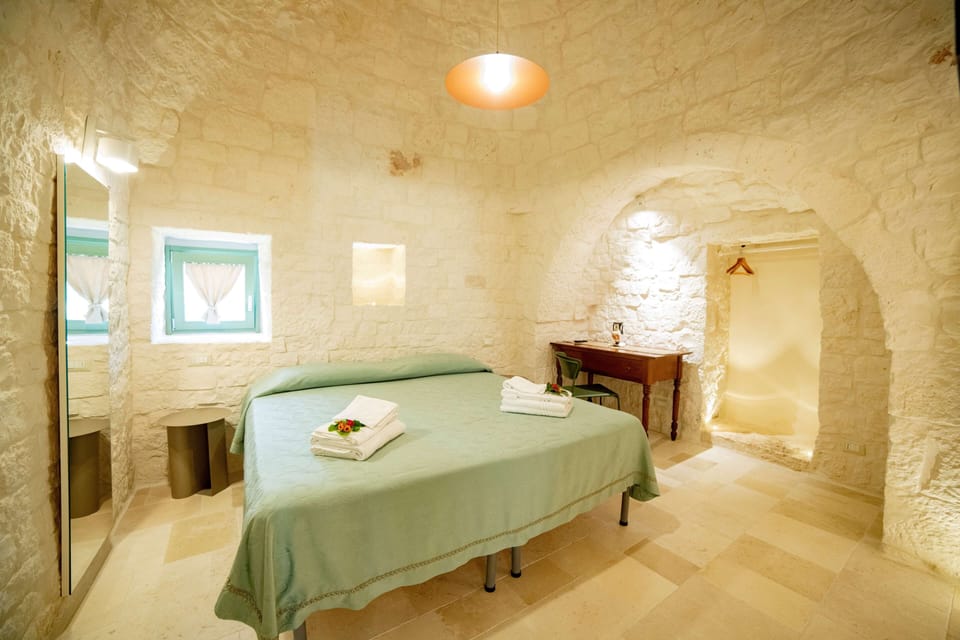 Deluxe Condo | Desk, free WiFi, bed sheets, wheelchair access