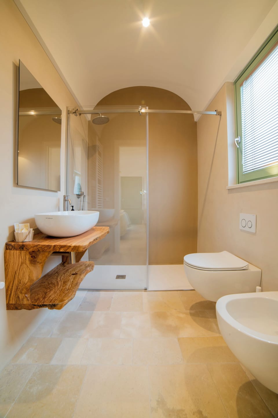 Design Double Room, Garden View | Bathroom | Shower, free toiletries, hair dryer, bidet