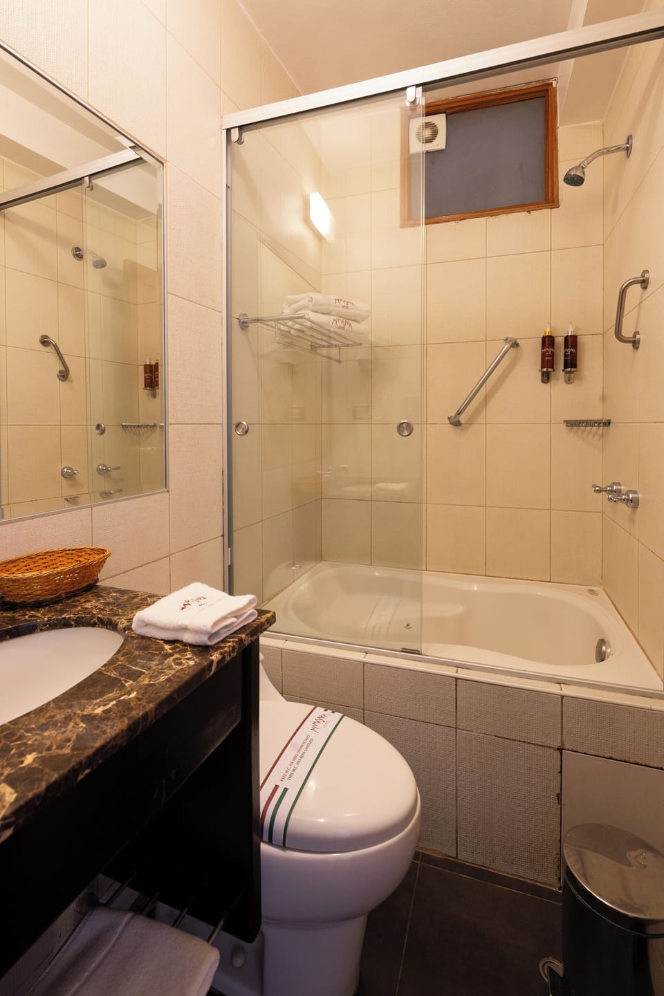Double Room, 1 Double Bed | Bathroom shower