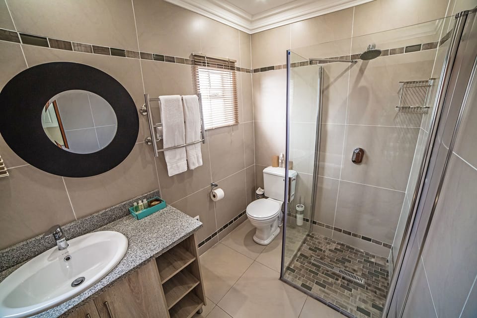 Princess Court Self Catering | Bathroom | Separate tub and shower, deep soaking tub, free toiletries, hair dryer
