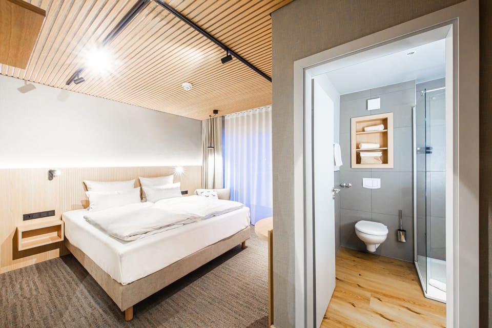 Standard Double Room, Balcony | Premium bedding, in-room safe, blackout drapes, soundproofing