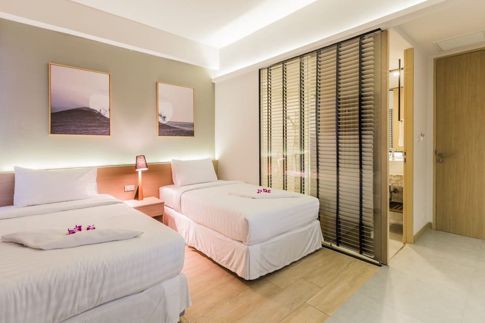 Deluxe Twin Room | Hypo-allergenic bedding, in-room safe, blackout drapes, soundproofing