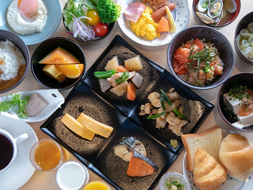 Daily buffet breakfast for a fee