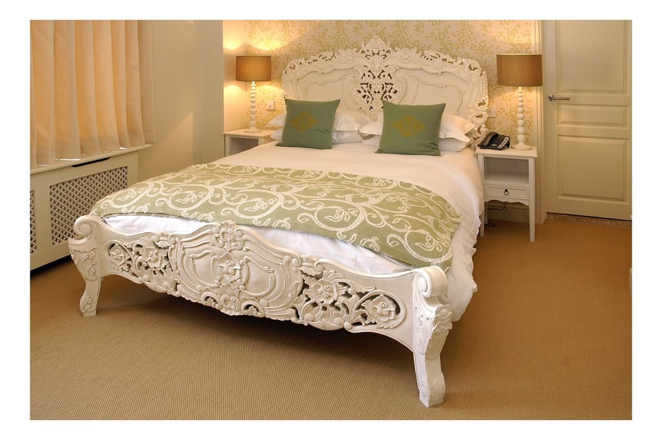 The Kings Arms Inn in North Dorset District