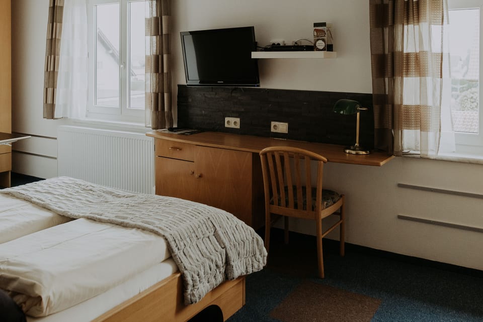 Standard Double Room, 1 Queen Bed, Non Smoking | Desk, free WiFi, bed sheets