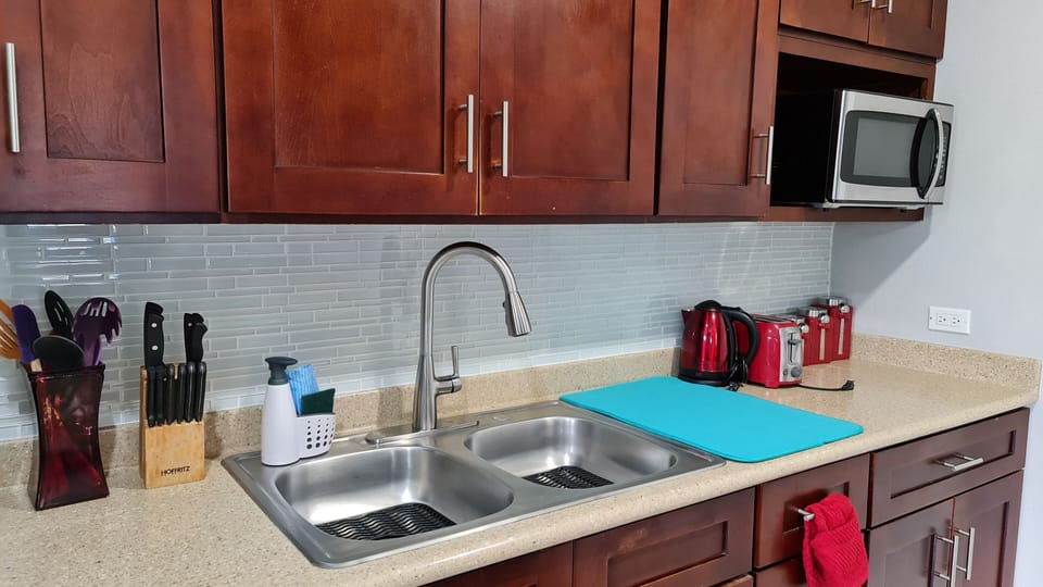 Apartment, Ground Floor | Private kitchen | Full-size fridge, microwave, oven, stovetop