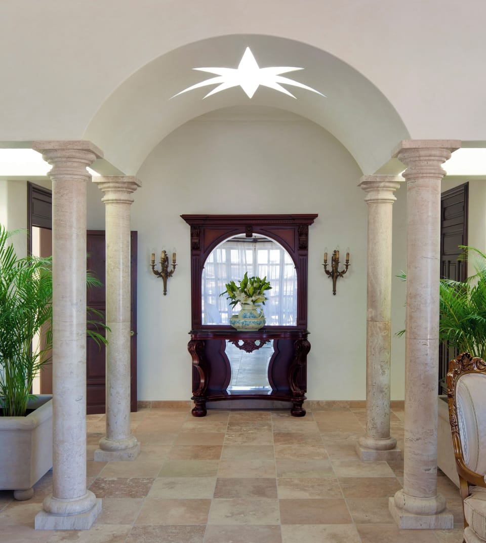 Elizabeth Taylor Suite | Egyptian cotton sheets, premium bedding, down comforters, pillowtop beds