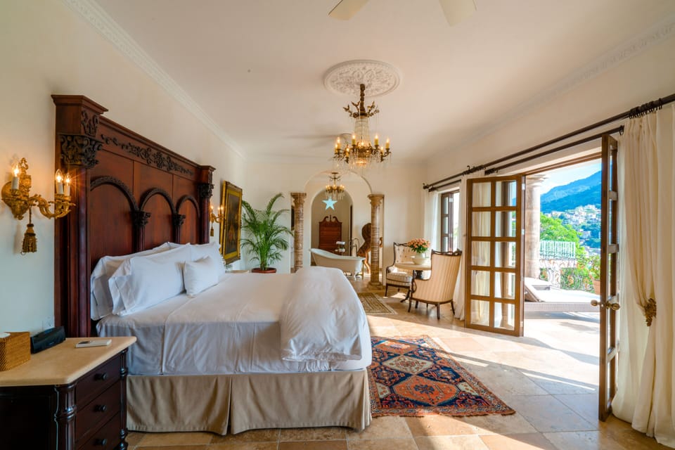 VELVET SUITE | Egyptian cotton sheets, premium bedding, down comforters, pillowtop beds