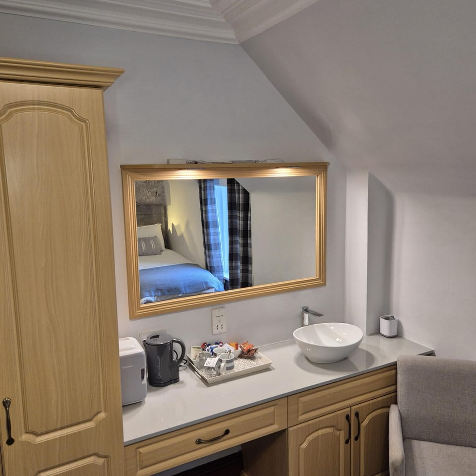 Triple Room, Private Bathroom (Room 2)