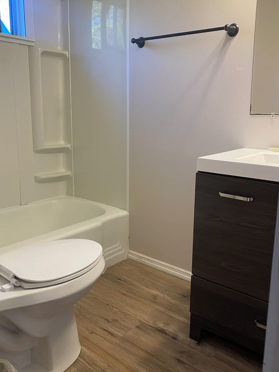 Combined shower/tub
