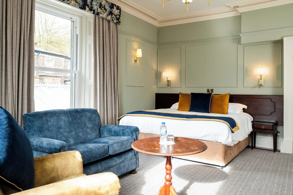 Deluxe Room, 1 Double Bed, Non Smoking | In-room safe, individually decorated, individually furnished, desk