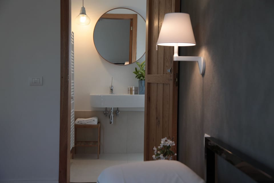 Room, Annex Building (Ciliegeto) | Minibar, in-room safe, desk, rollaway beds