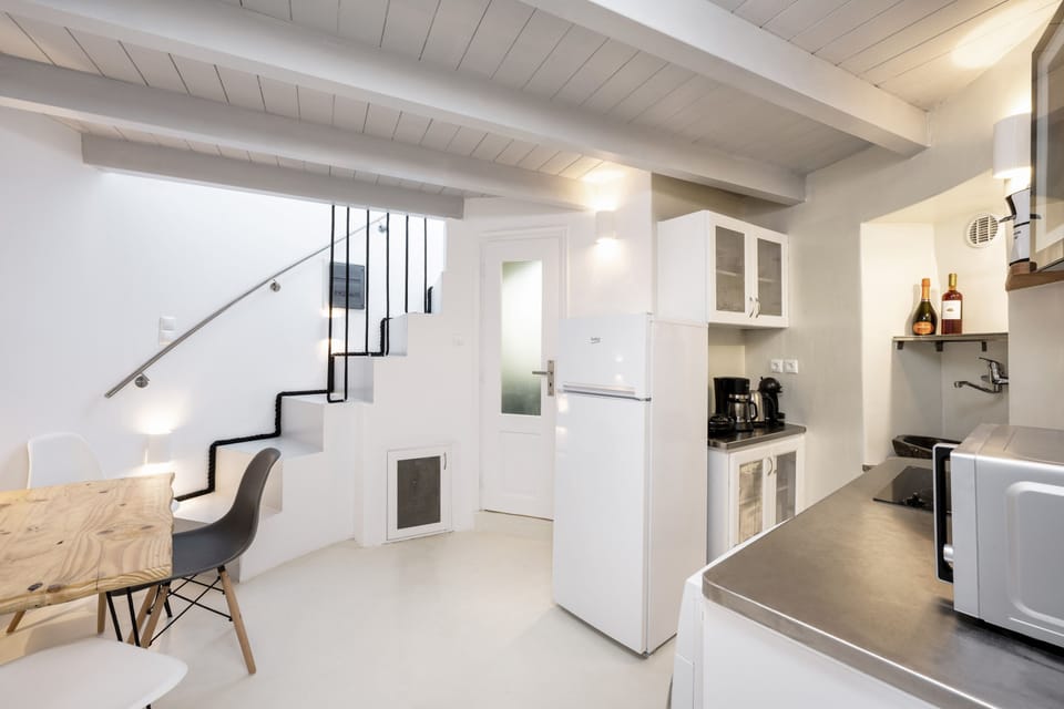 Luxury Villa, Sea View | Private kitchen | Coffee/tea maker, fridge, microwave, stovetop