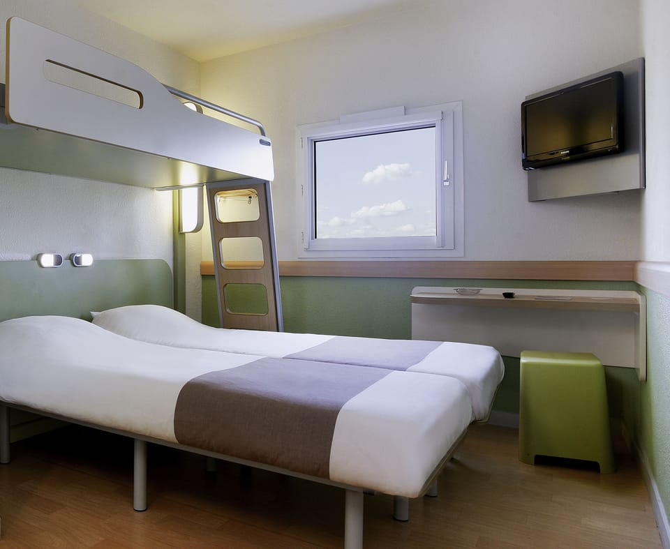 Room, Multiple Beds | Desk, blackout drapes, soundproofing, free WiFi