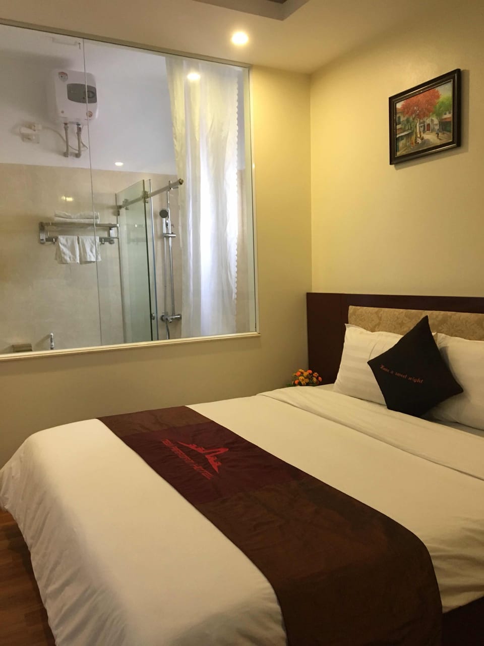 1 bedroom, premium bedding, down comforters, memory foam beds