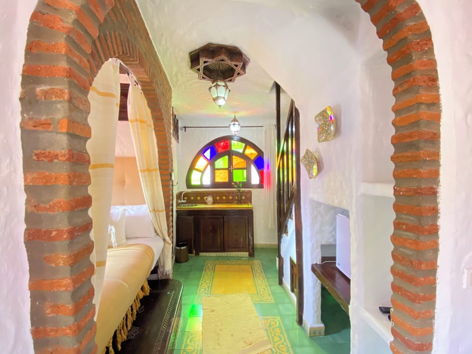 Panoramic Suite (Farida) | Individually decorated, individually furnished, blackout drapes