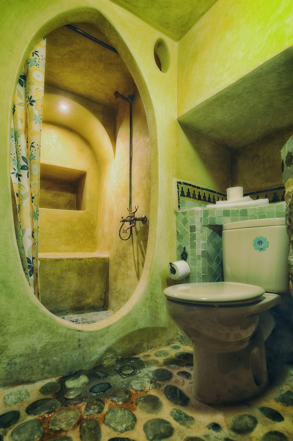 Classic Suite (Fetoum) | Bathroom | Shower, free toiletries, hair dryer, towels