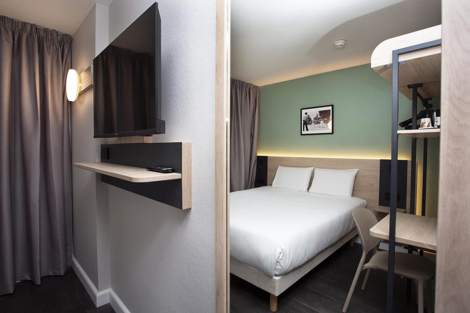 Superior Room, 1 Double Bed | Desk, cribs/infant beds, free WiFi, bed sheets