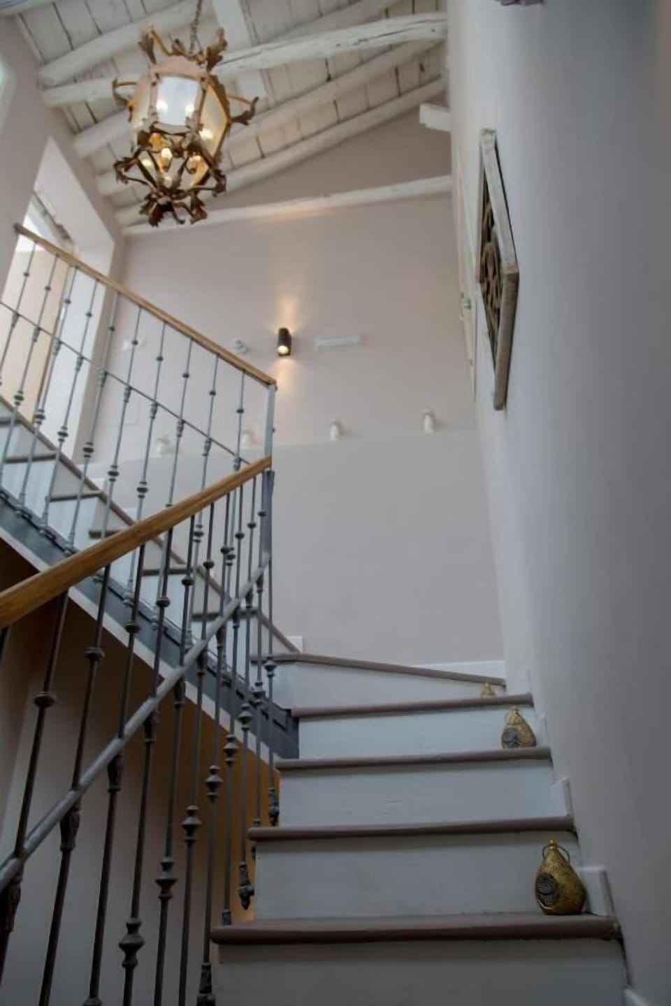 Handrails in stairways