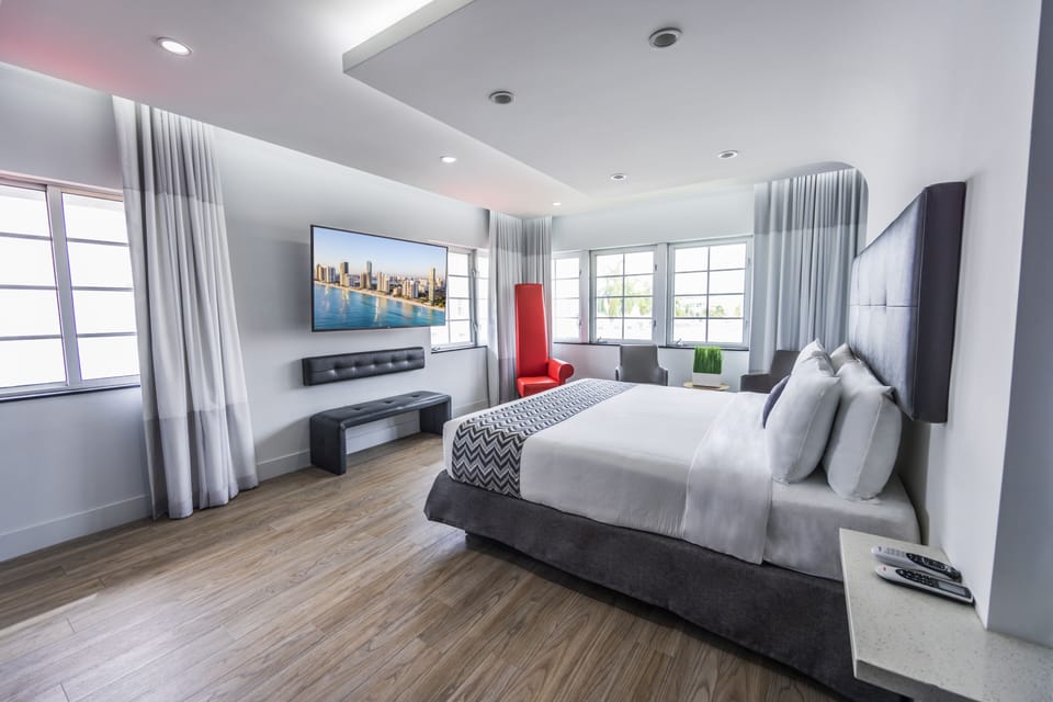 Superior King | Premium bedding, pillowtop beds, in-room safe, individually furnished