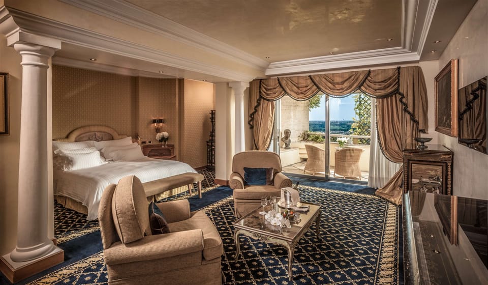 Suite, 1 King Bed (Alcove Suite, Spa/Club Lounge Access) | Premium bedding, down comforters, minibar, in-room safe