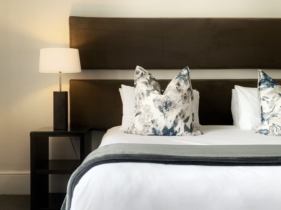 Standard Twin Room | Down comforters, Select Comfort beds, minibar, in-room safe