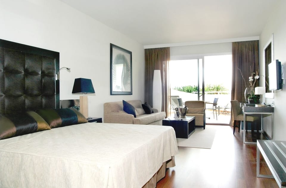Suite Dúplex Penthouse | Premium bedding, down comforters, Select Comfort beds, minibar