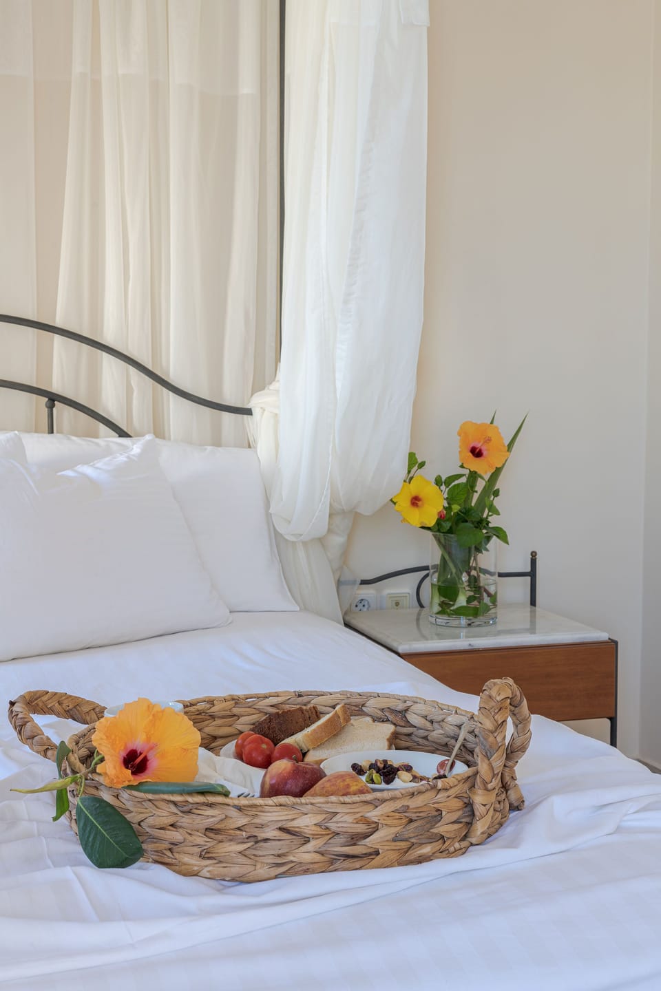 Deluxe Room, Hot Tub, Sea View | In-room safe, desk, blackout drapes, soundproofing