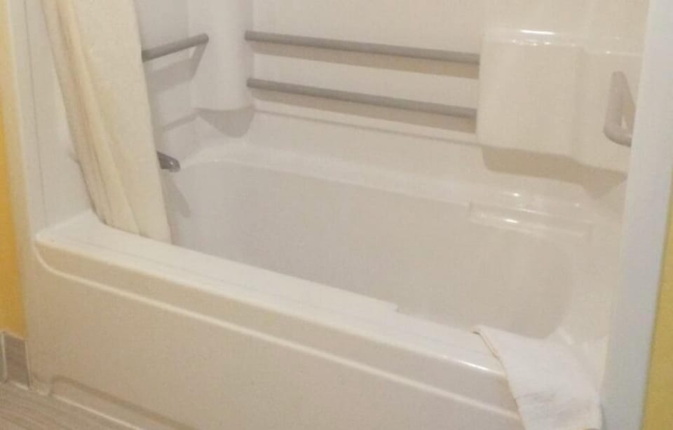 Free toiletries, towels