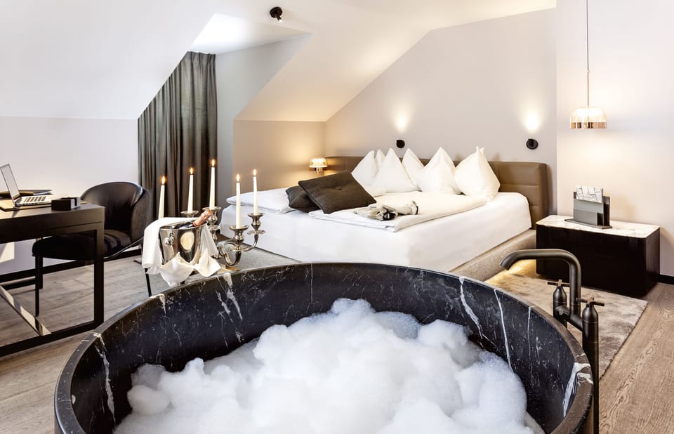 Luxury Suite | Premium bedding, in-room safe, desk, blackout drapes
