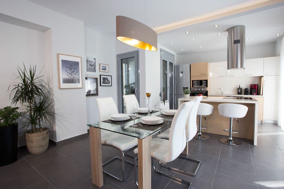 Executive Apartment, 2 Bedrooms | Private kitchen | Stovetop, coffee/tea maker, electric kettle, cookware/dishes/utensils