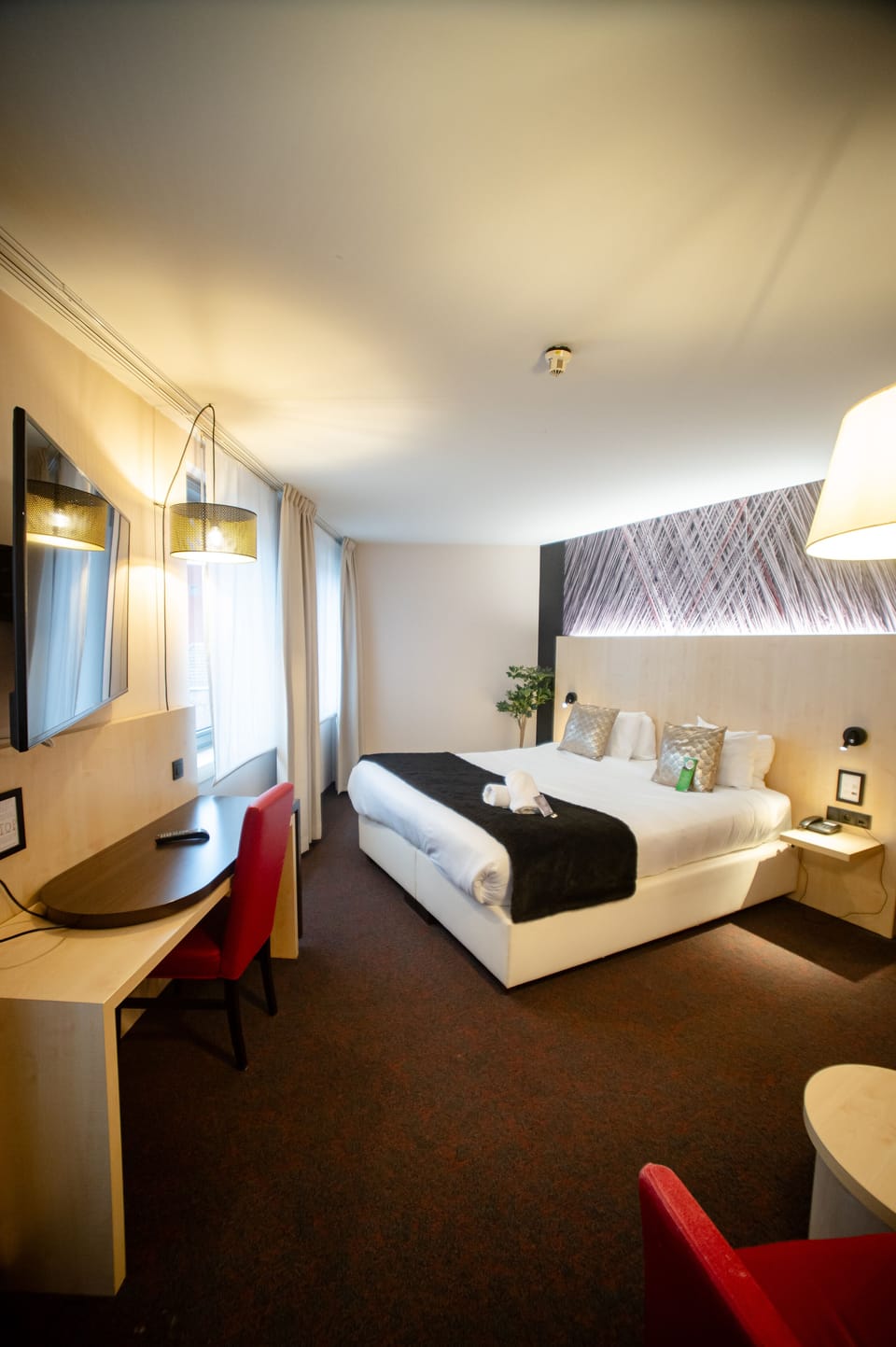 Suite (Nuptiale) | Premium bedding, in-room safe, blackout drapes, soundproofing