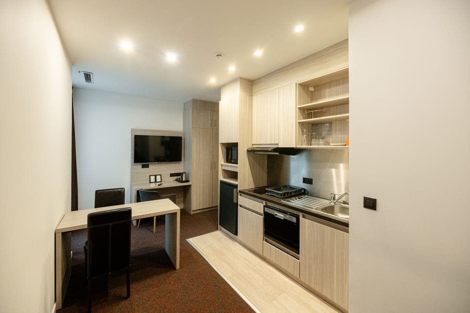 Superior Apartment | Private kitchen | Coffee/tea maker, electric kettle