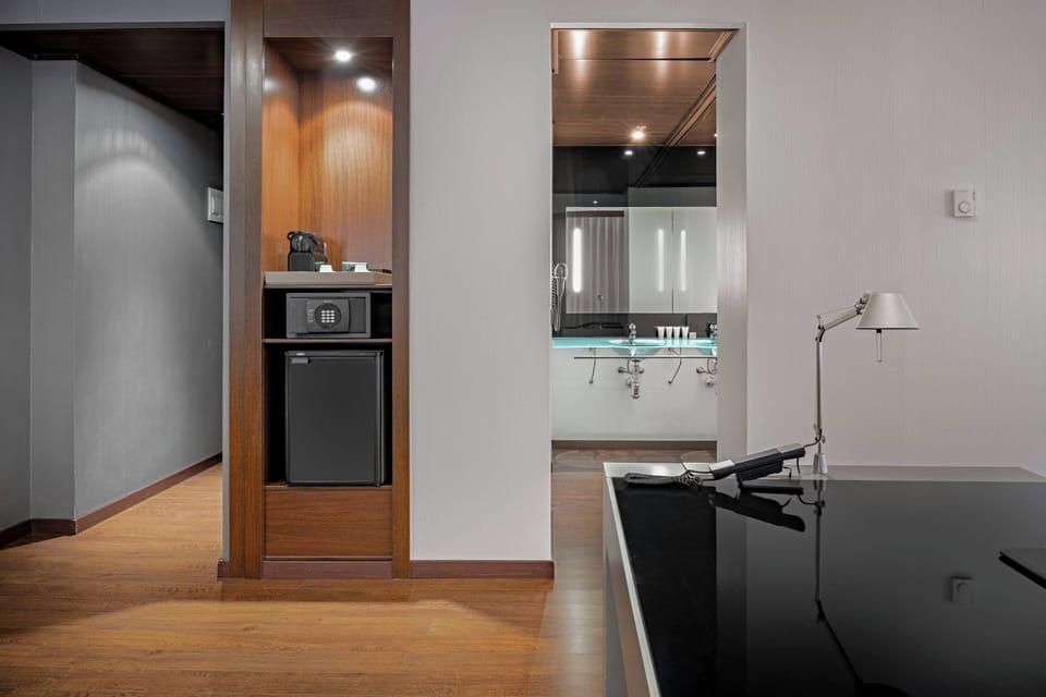 In-room safe, desk, laptop workspace, blackout drapes