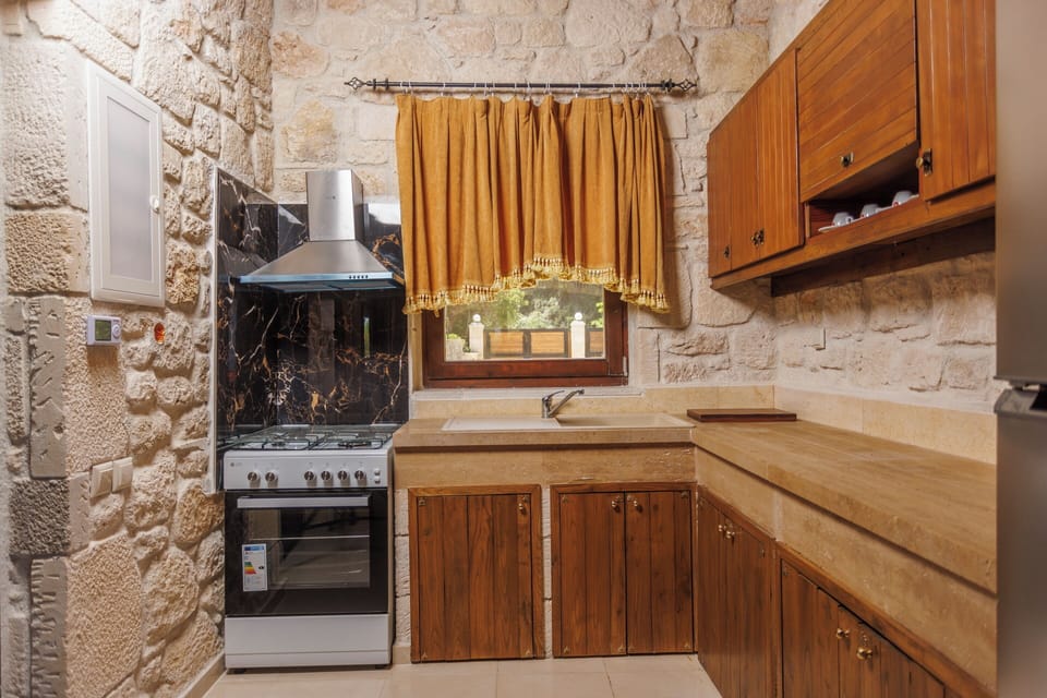 Green Armonia Villa | Private kitchen | Fridge