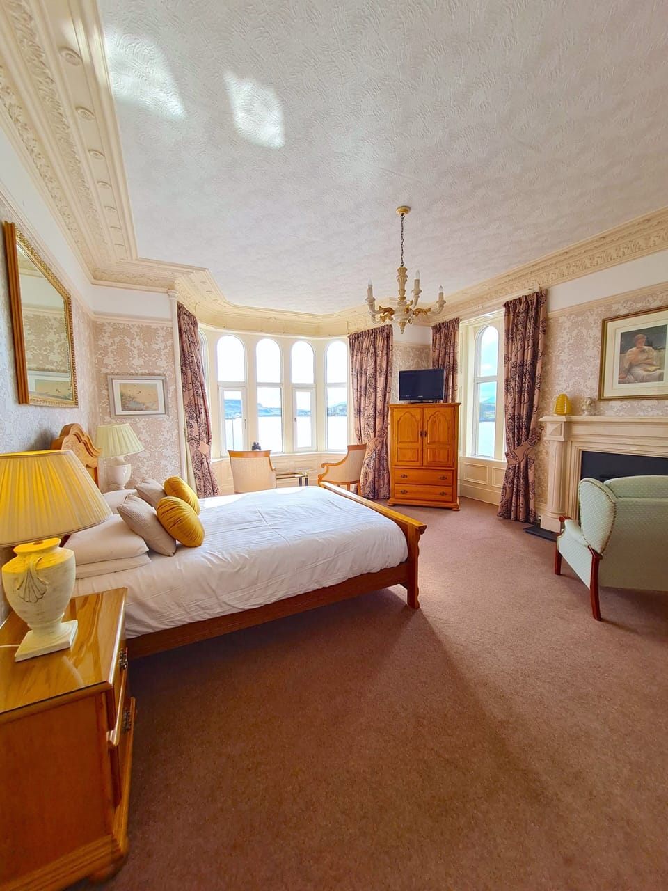 Room, 1 King Bed, Sea View (Room 6) | Premium bedding, iron/ironing board, bed sheets