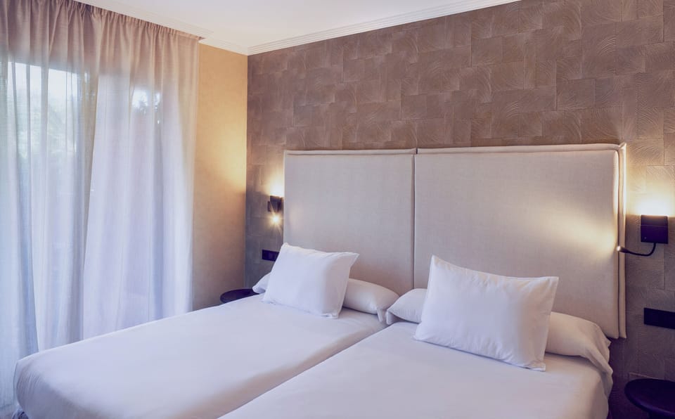 1 bedroom, minibar, soundproofing, iron/ironing board