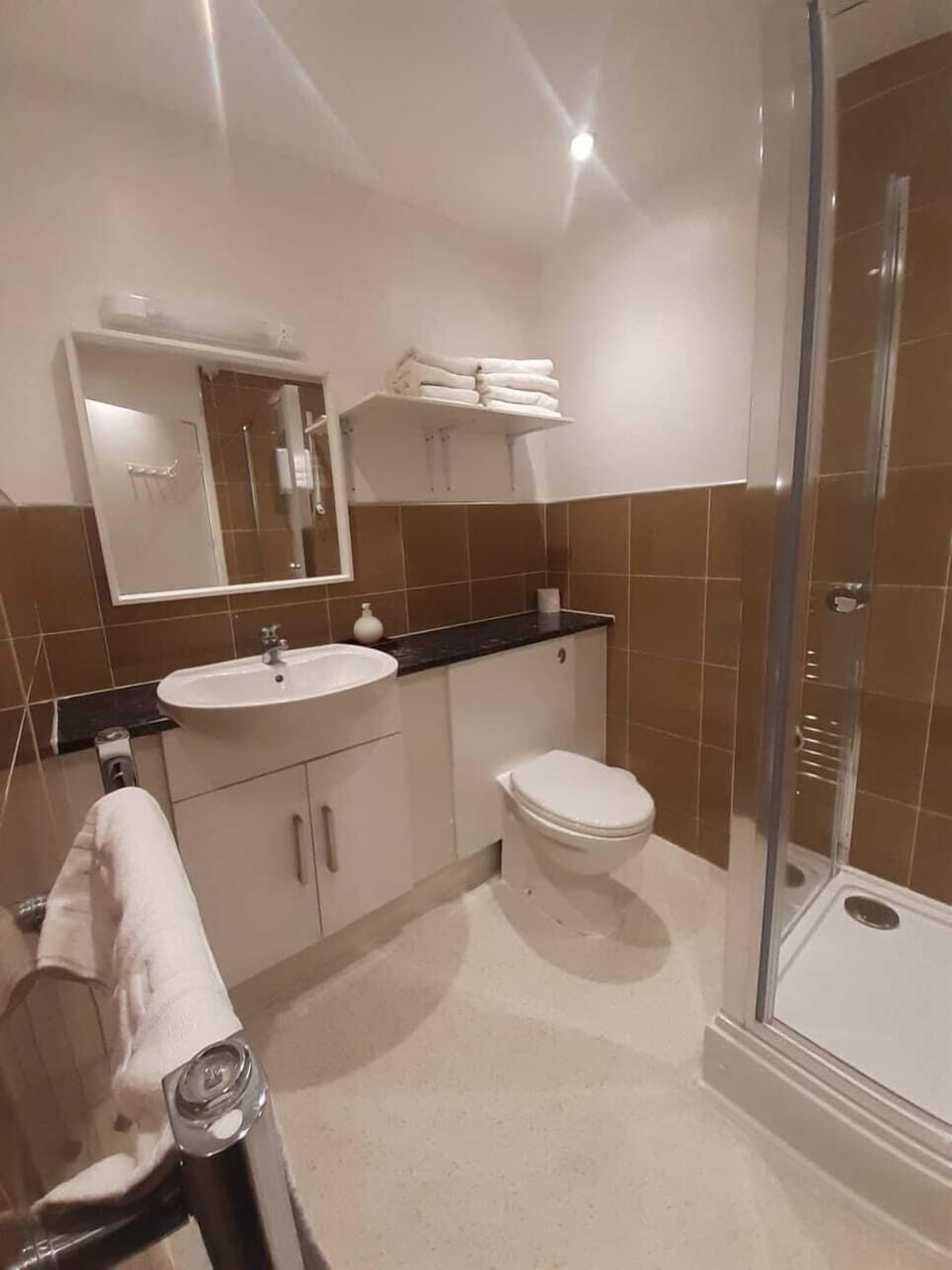 Family Room, 3 Bedrooms | Bathroom | Shower, free toiletries, hair dryer, towels