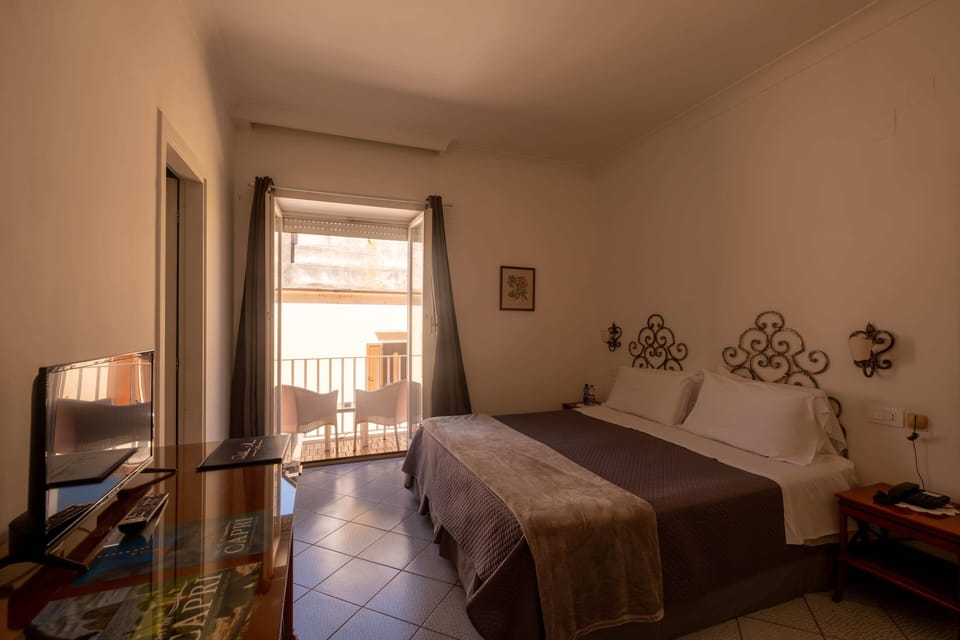 Standard Double Room | Premium bedding, in-room safe, desk, laptop workspace